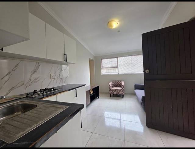 2 BEDROOM PROPERTY TO RENT IN BLOMTUIN